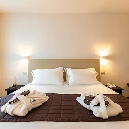 Cipressi, By R Collection 4*